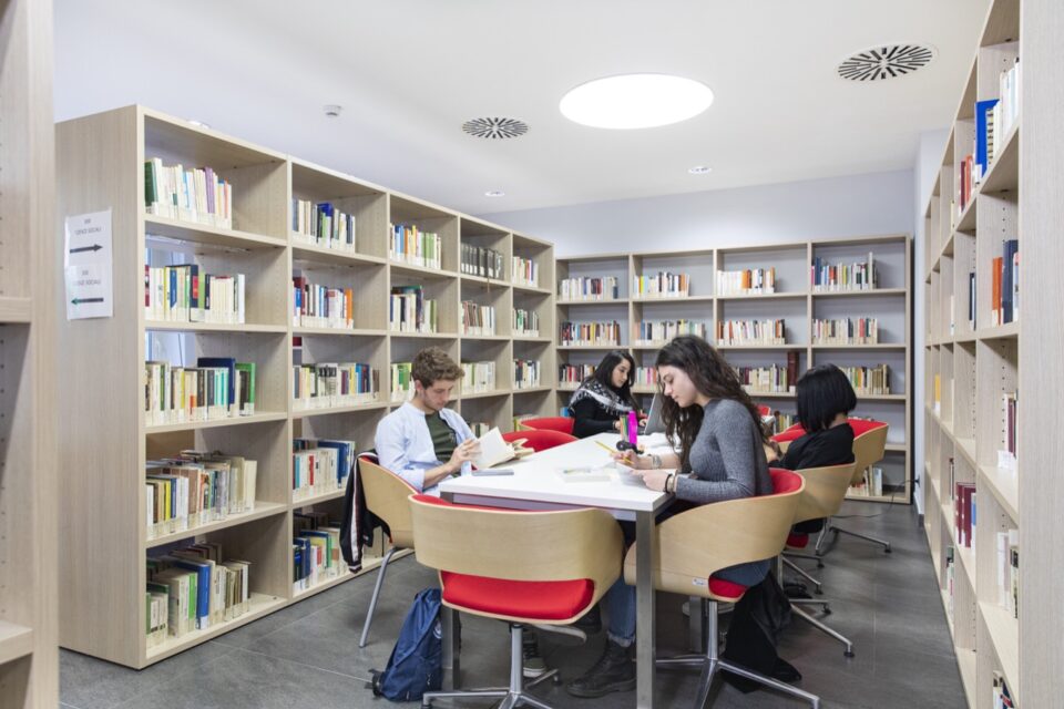 po-biblioteca-collegio-einaudi-2