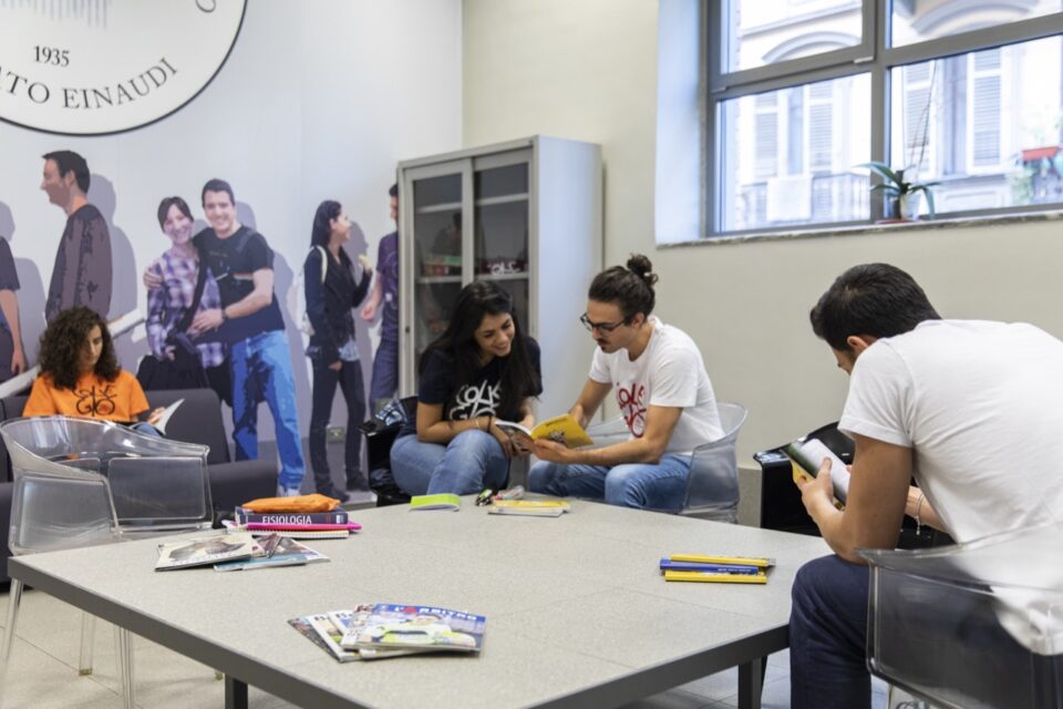 valentino-sala-lettura-collegio-einaudi